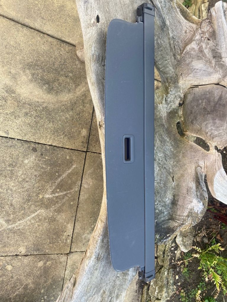 Volvo XC60 cargo cover