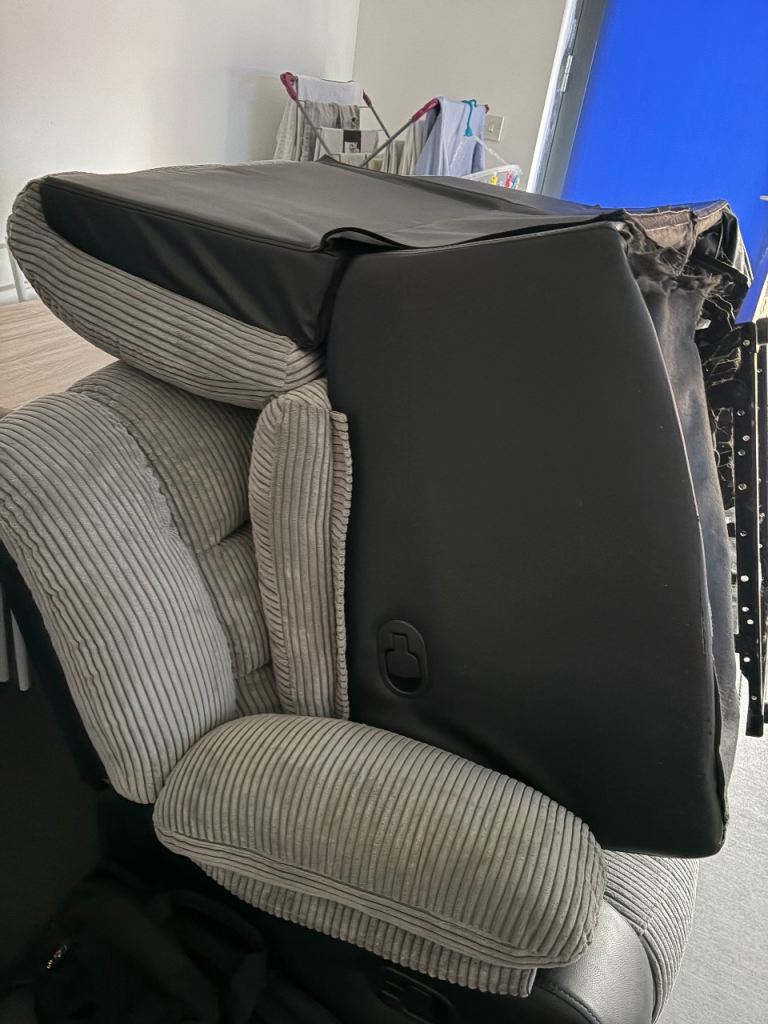 3 + 2 seater recliners