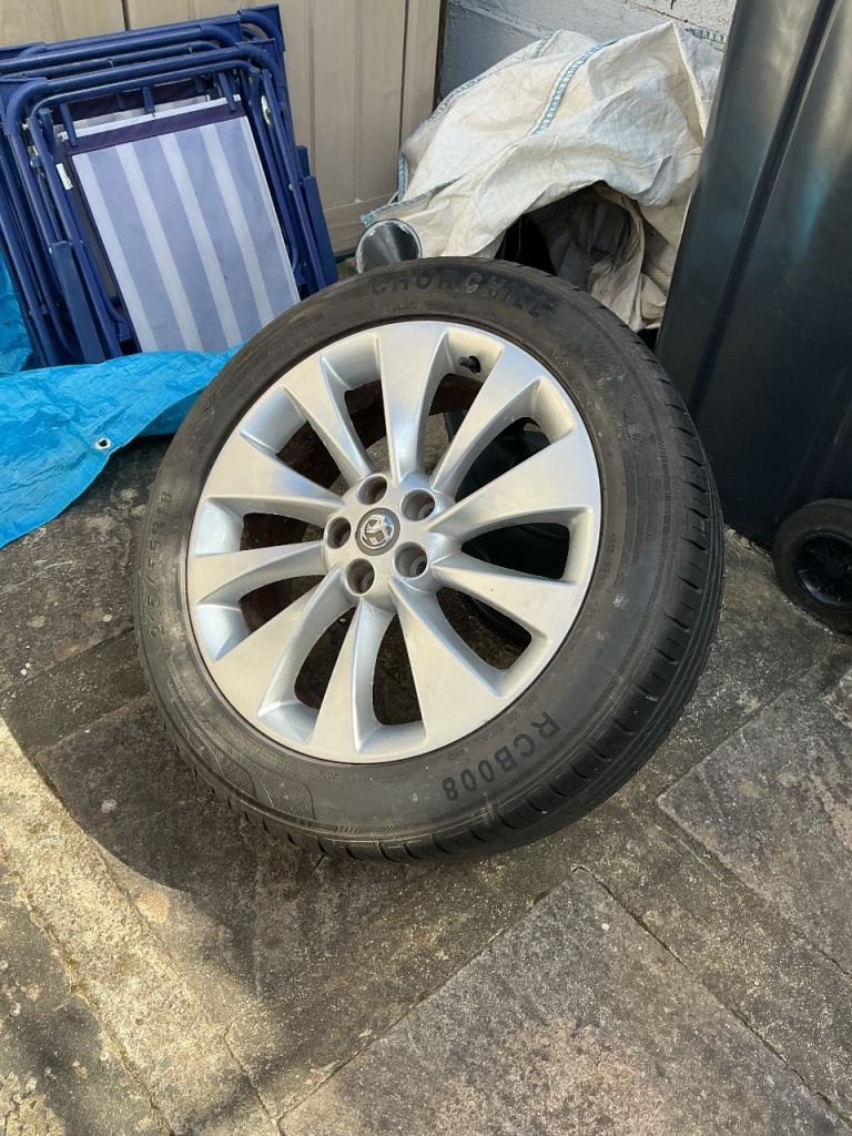 Vauxhall mokka alloy wheel 
