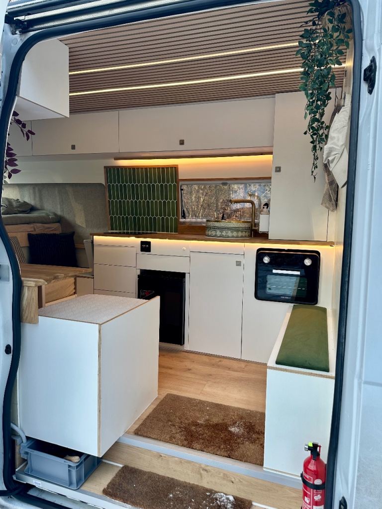 Hyundai H350 Campervan DIY Build 