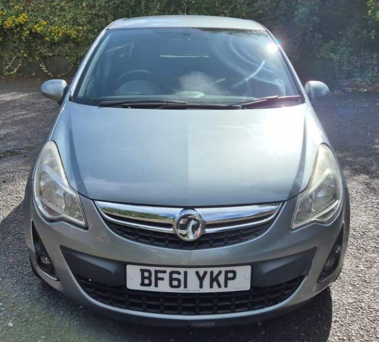 Great Service History. Facelifted model. 2011/61 - Vauxhall Corsa SXI - 5 door - 1.2 Petrol - Manual