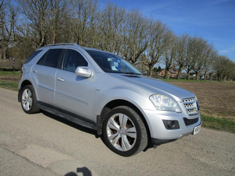 MERCEDES-BENZ M CLASS 2009 3.0 ML350 CDI V6 BlueEfficiency Sport - AUTO 2009