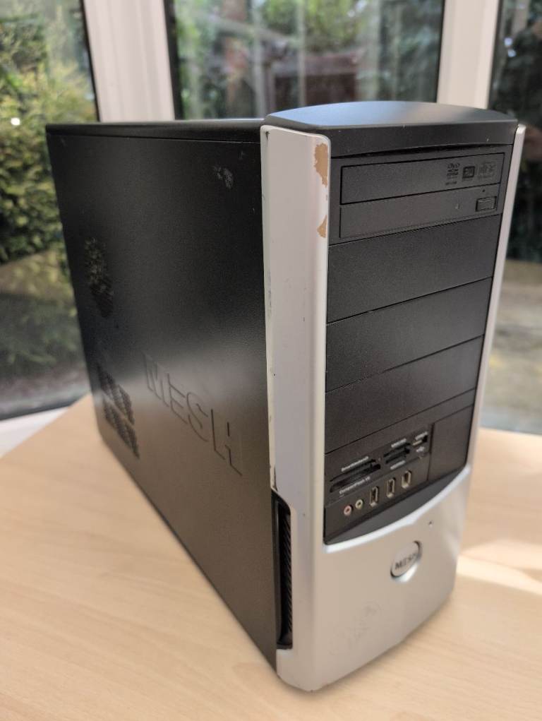 Vintage PC Job Lot – 3 Desktop PCs + Flatbed Scanner – £40 – Collection Only