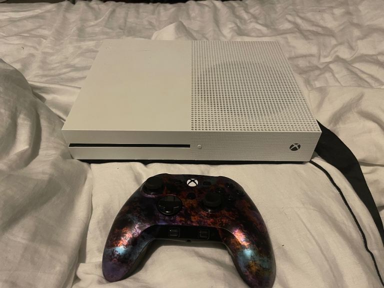 Xbox One S 