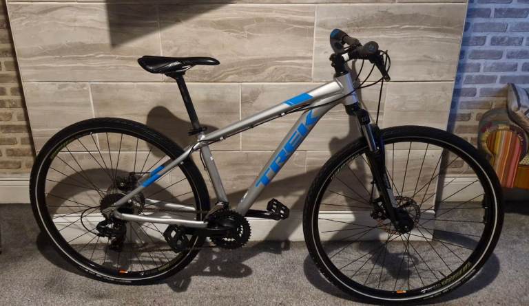 TREK MARLIN 29ER WITH DISC BRAKES SIZE SMALL £120