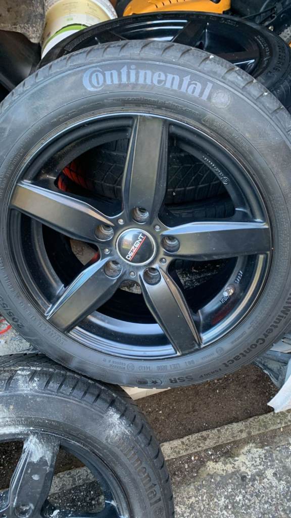 205 16 Inch I think 5 X  120 PCD Came off Series 1 BMW