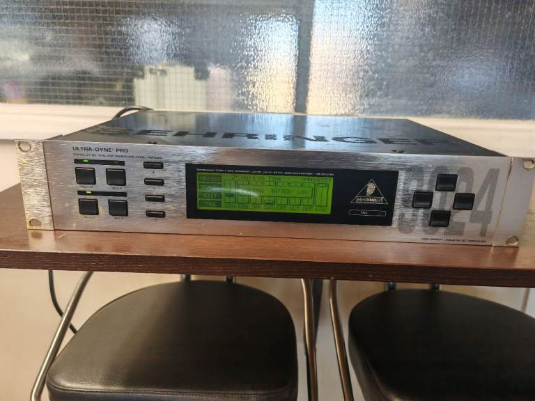 Behringer Ultra-Dyne Pro DSP9024 - Digital 24-bit Dual-DSP Mainframe