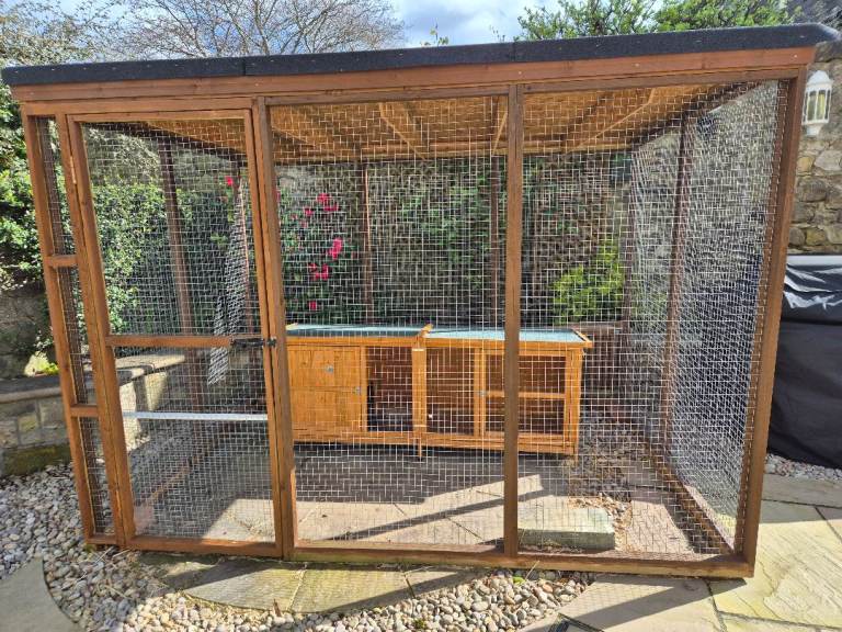 Outdoor rabbit enclosure 