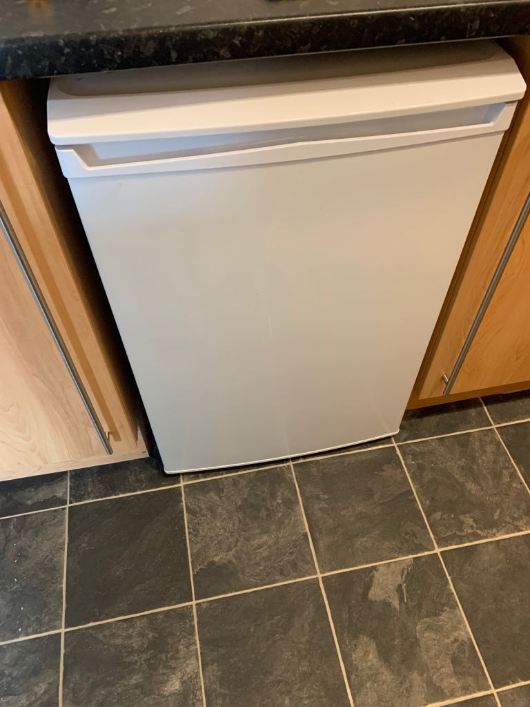 Free standing freezer 