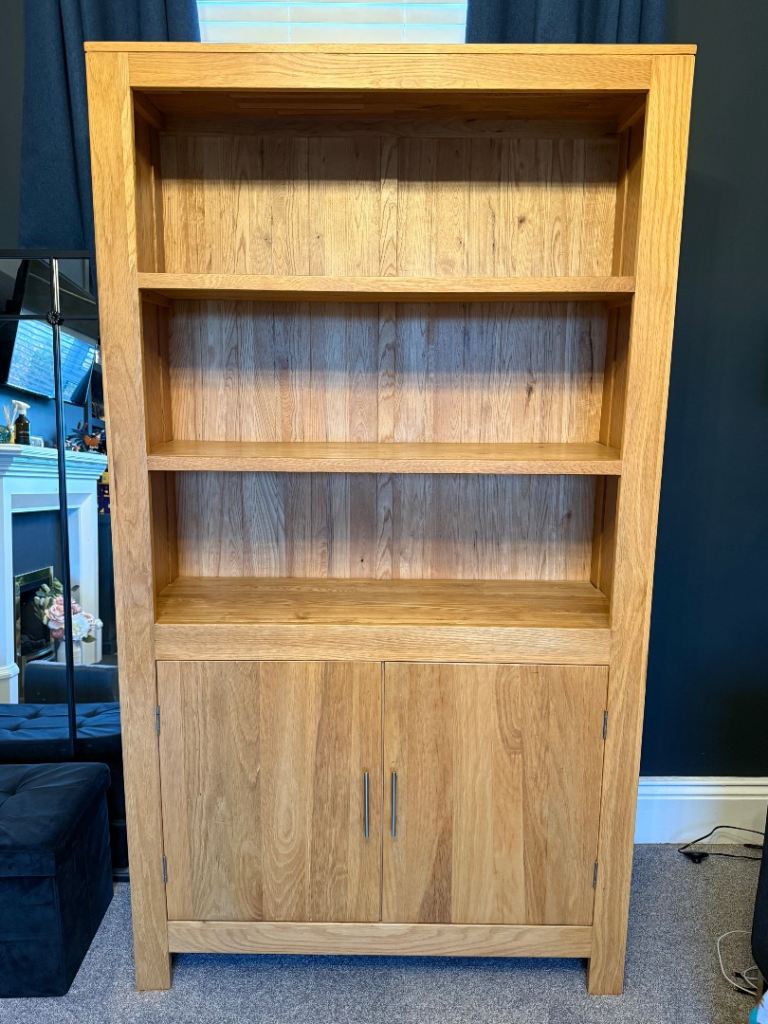 Solid Oak Dresser Unit with Cupboards 