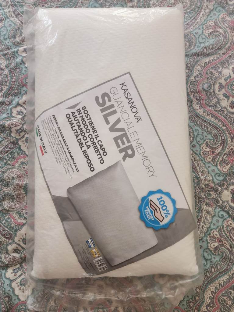 Memory foam pillow
