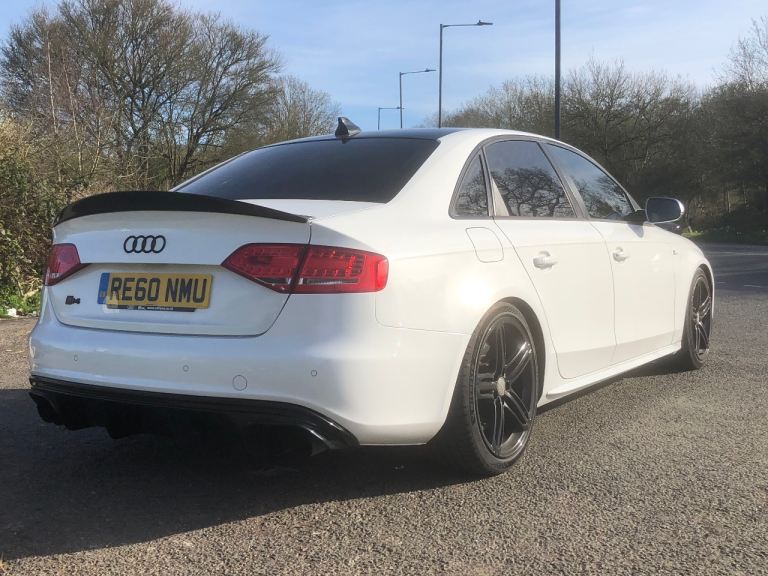 Audi, A4, Saloon, 2011, Manual, 2995 (cc), 4 doors