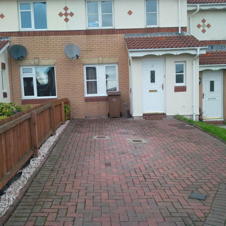 Unfurnished Three Bedroom House in Bridge of Don for Rent.