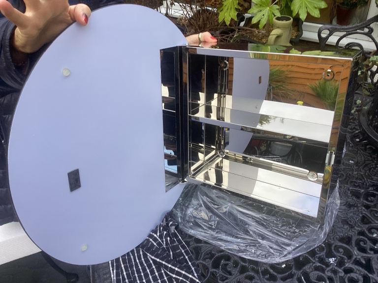 Croydex Circular Mirrored Bathroom Cabinet  New & Boxed