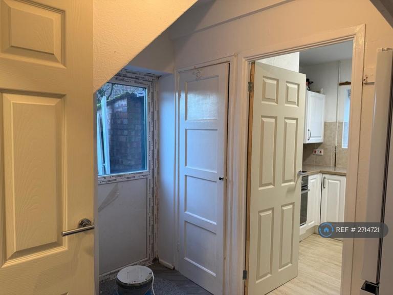 3 bedroom house in Cross Farm Road, Birmingham, B17 (3 bed) (#2714721)