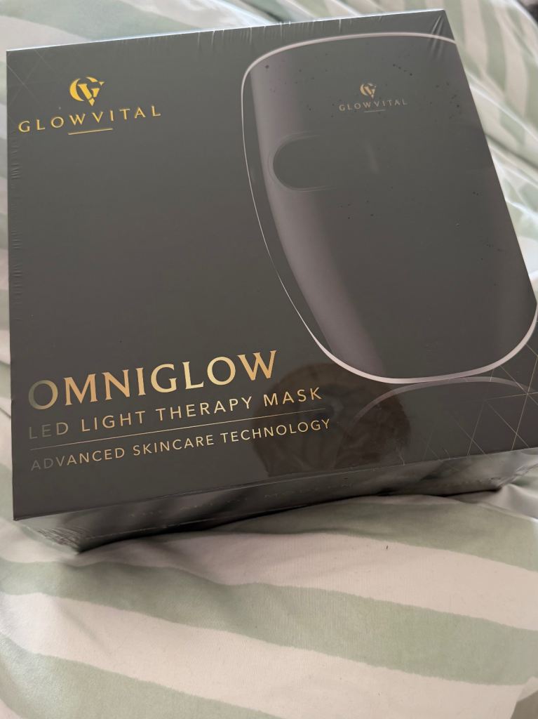 Glovital Omniglow LED face mask - New