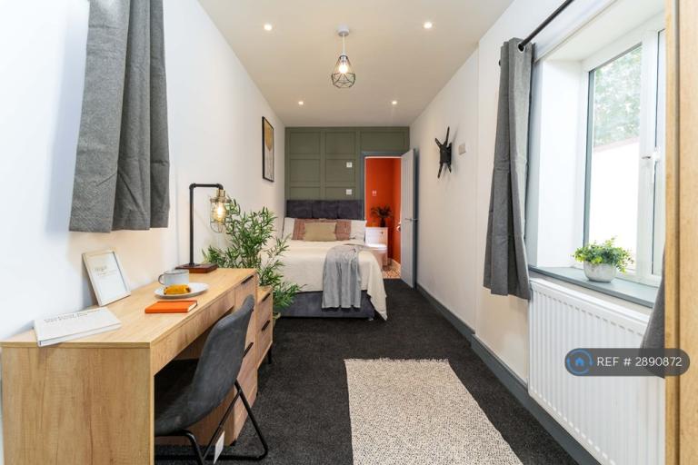 1 bedroom in Rochdale Road, Bury, BL9 (#2890872)