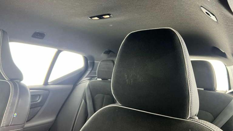 2022 Volvo XC40 Plus, B3 mild hybrid, Petrol, Dark ESTATE Petrol/Electric Hybrid Automatic