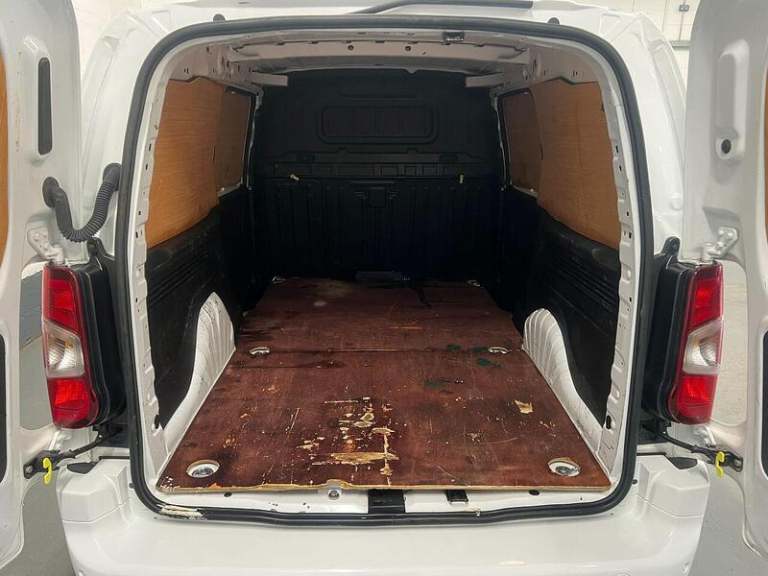 2022 Vauxhall Combo 2300 1.5 Turbo D 100ps H1 Sportive Van [6 Speed] PANEL VAN DIESEL Manual