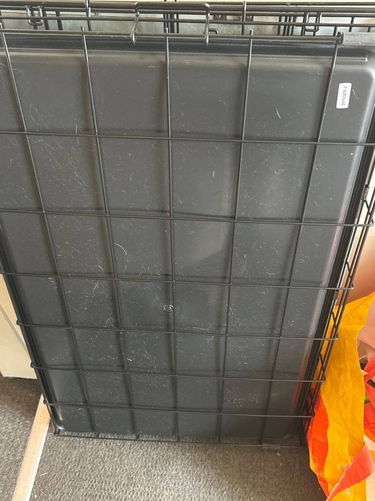 Medium dog crate