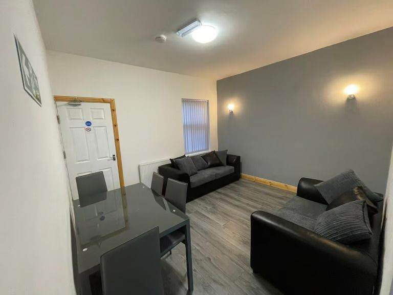 📢Supported Accommodation Available At Sun Street ST1 4JR in Stoke-On-Trent (All DSS welcome)🏠