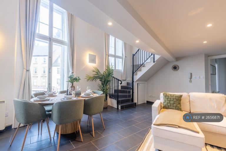 1 bedroom flat in Watergate Buildings, Newcastle Upon Tyne, NE1 (1 bed) (#2656871)