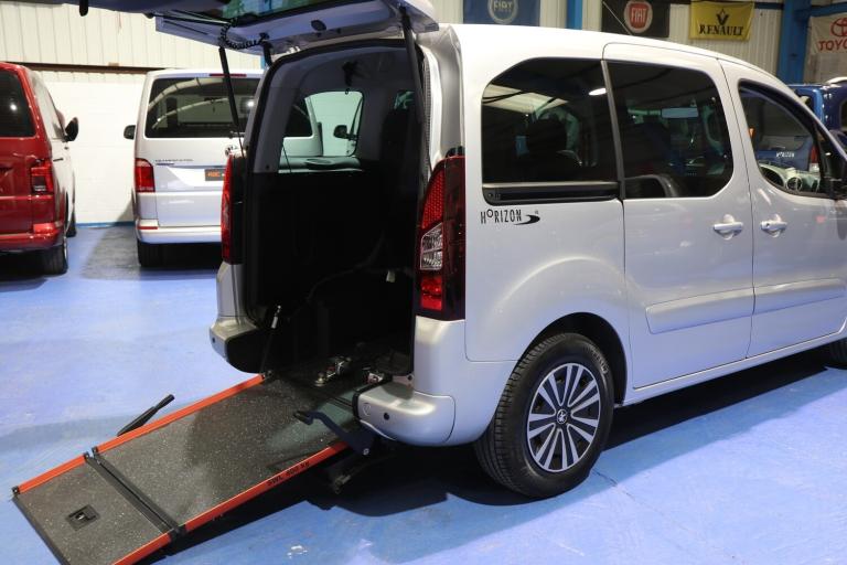 2017 Peugeot Horizon PETROL Wheelchair Car Power Winch, Lowered floor disabled vehicle MPV DIESEL...