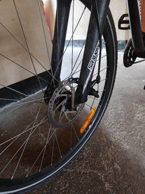 SR Suntour Hybrid Mountain Bike – Black, Good Condition