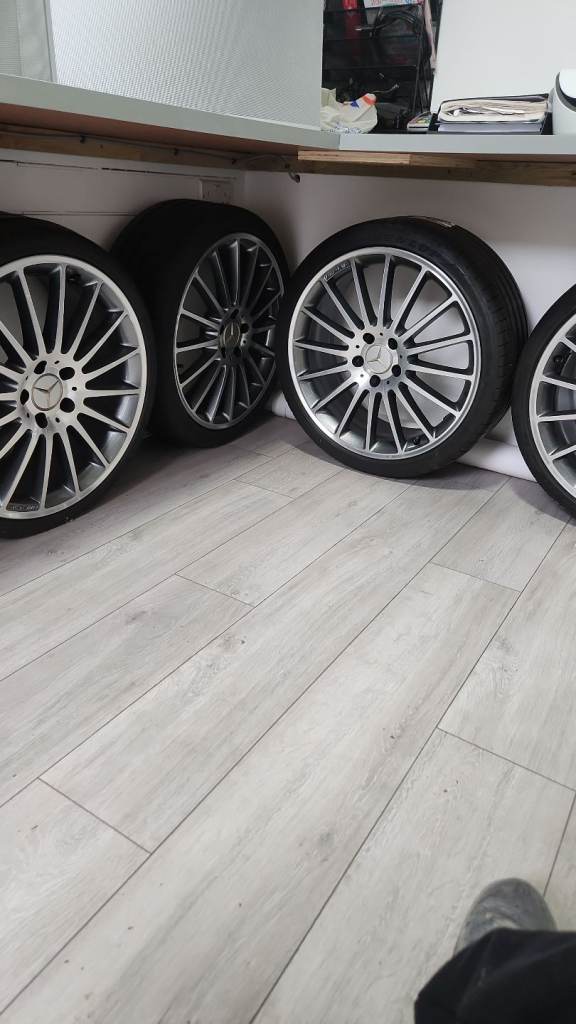 Mercedes C63 AMG W204 19” Multi-Spoke Alloy Wheels (OEM) – Factory Refurbished