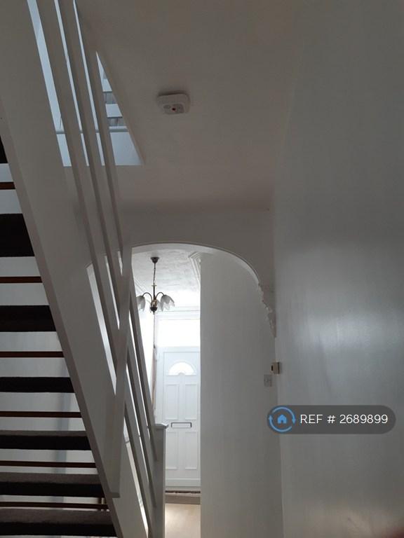 2 bedroom house in Alexandra Road, Kent, ME12 (2 bed) (#2689899)