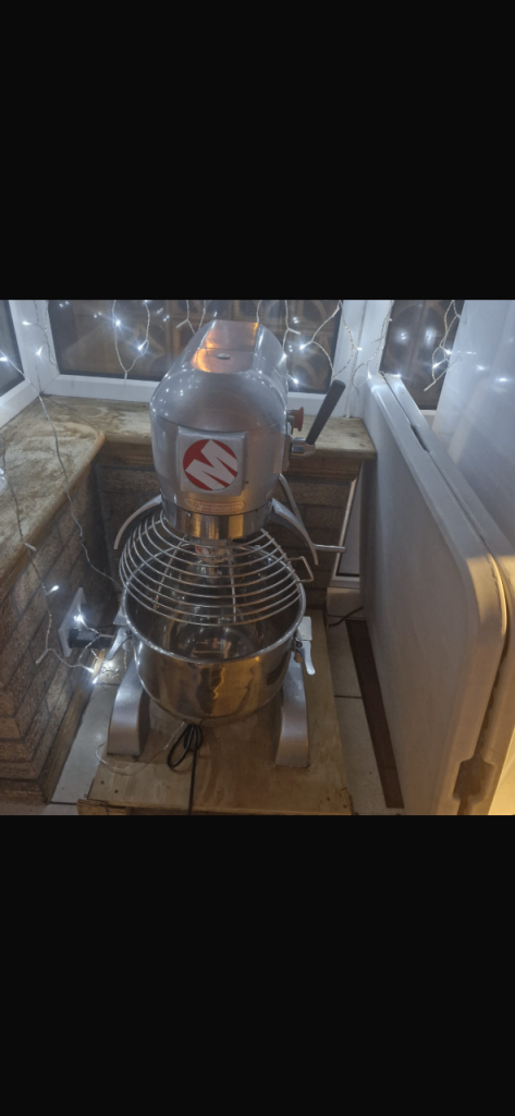 Xl pizza oven and dough machine 