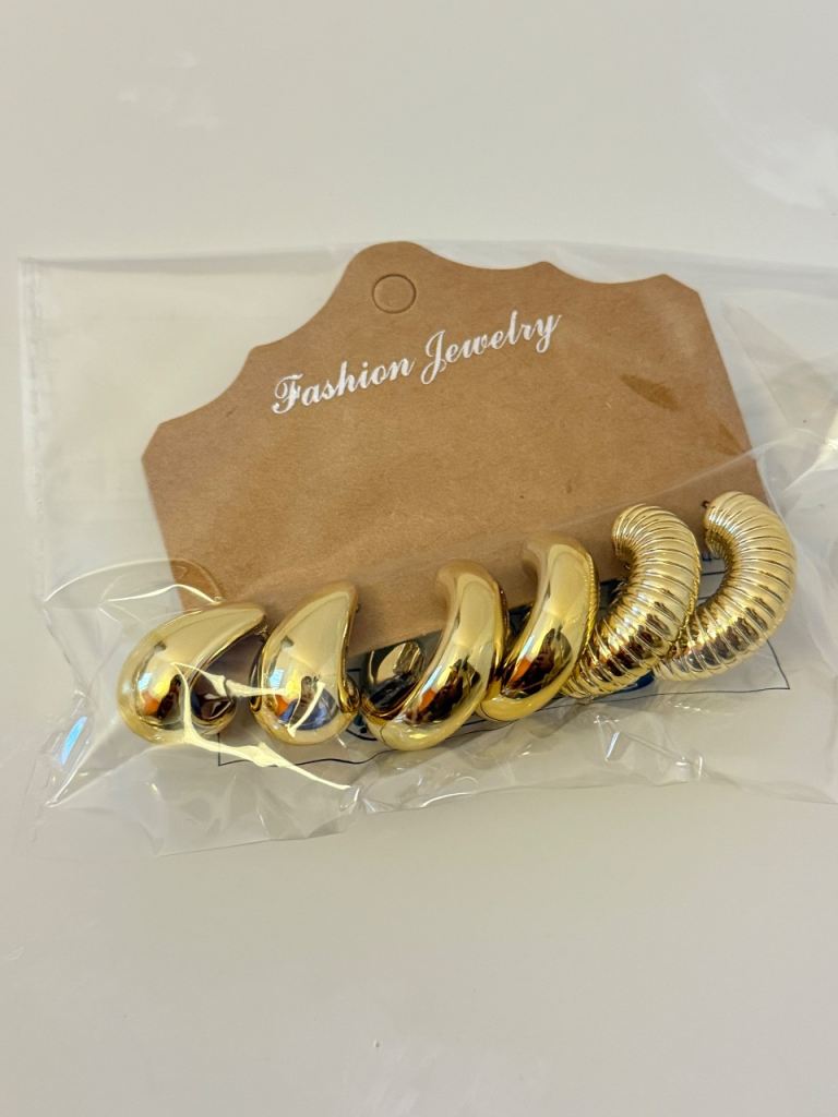 Large earrings. Design 3