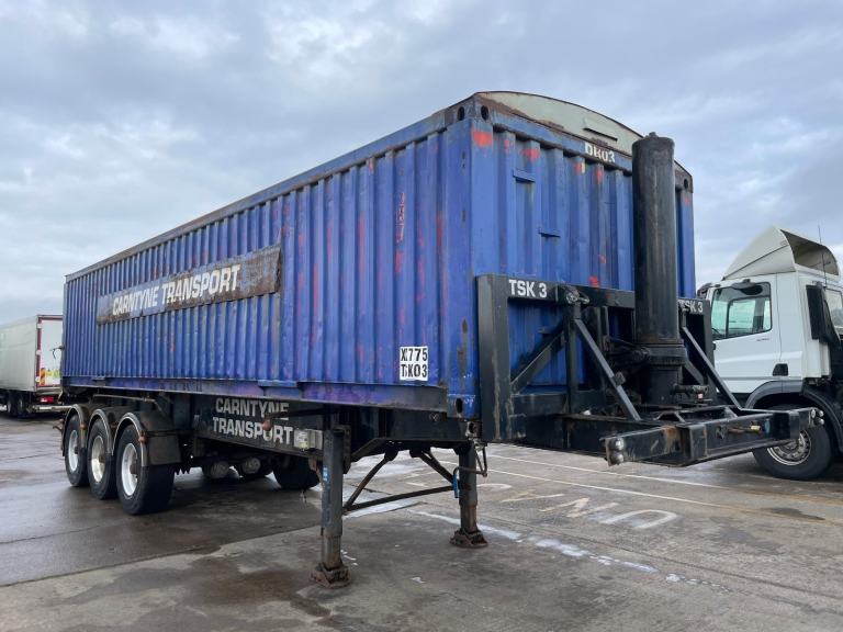 CORUS 30FT TIPPING SKELETAL TRAILER C/W STEEL TIPPING BODY- 2000 - C059637