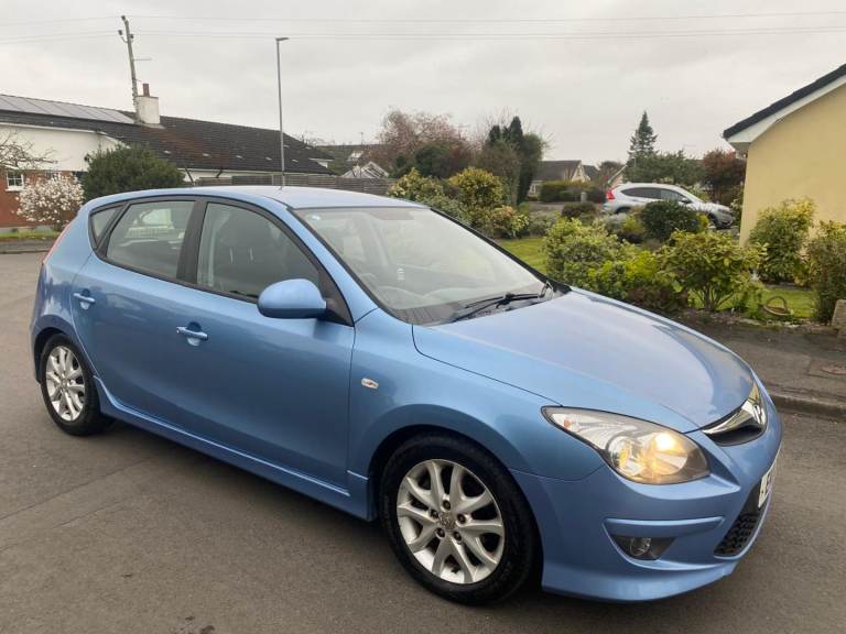 2011 hyundai i30 1.6 crdi diesel full year mot £35 tax nice car 