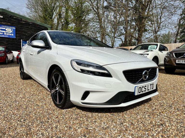 2018 Volvo V40 T2 [122] R DESIGN Nav Plus 5dr HATCHBACK PETROL Manual