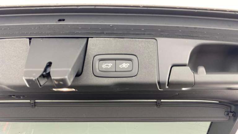 2025 Volvo XC60 Ultra T8 AWD Plug-in hybrid Electric/Petrol Bright Automatic SUV Hybrid Automatic