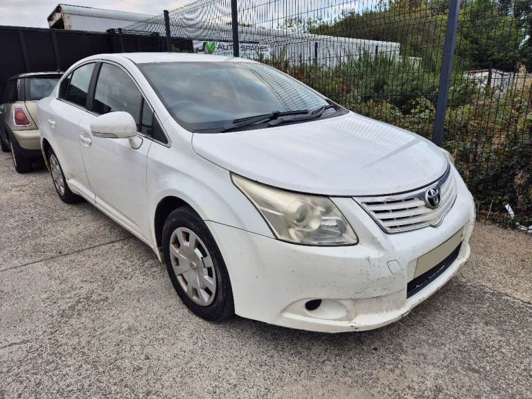 2012 Toyota avensis 2.0 BREAKING PARTS SPARES ONLY 