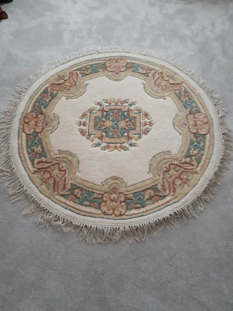 Circular Fringed Tassell Rug