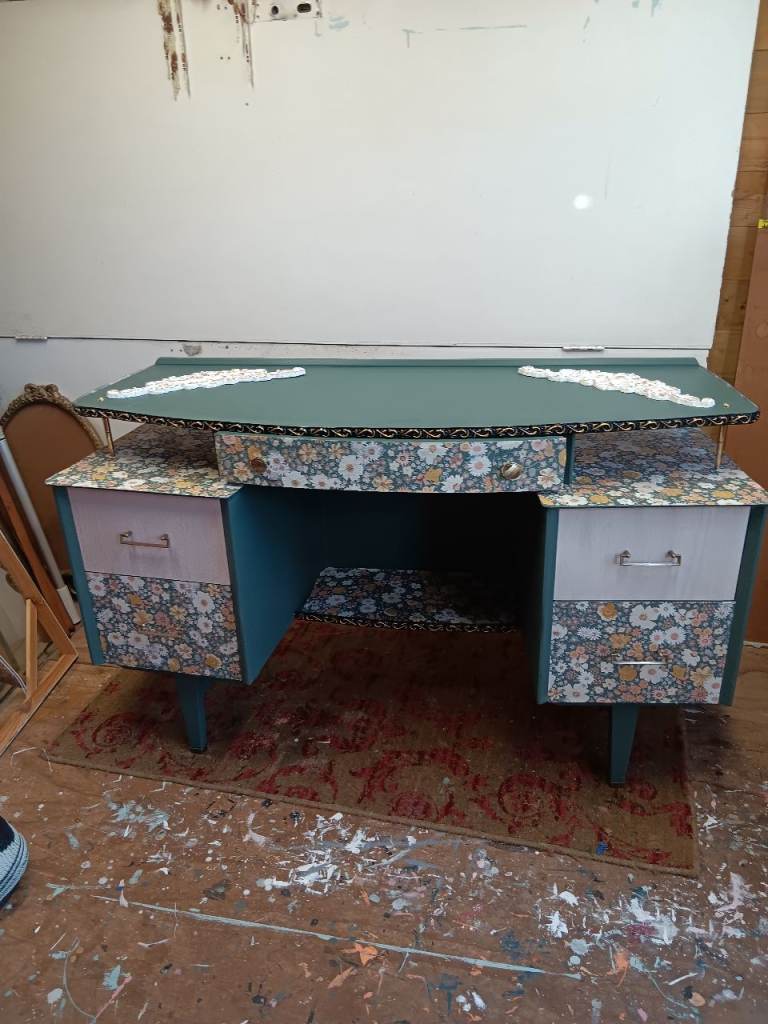 Dressing table /Sideboard 