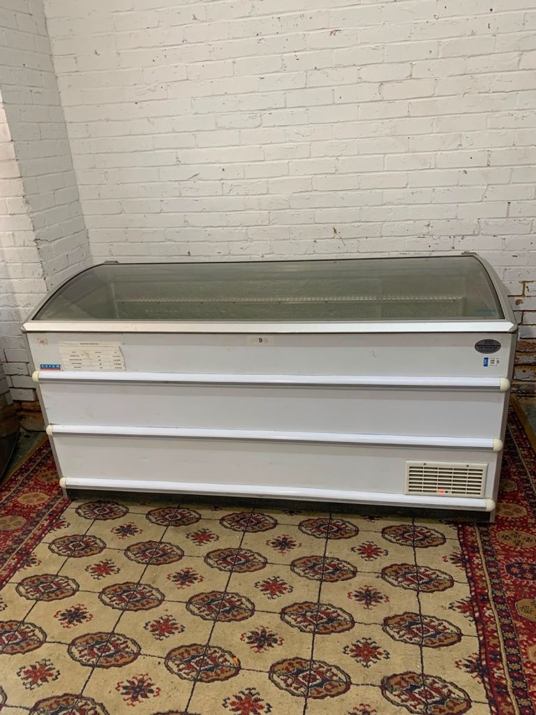 Free delivery Large Commercial Display Freezer – White, Fair Condition