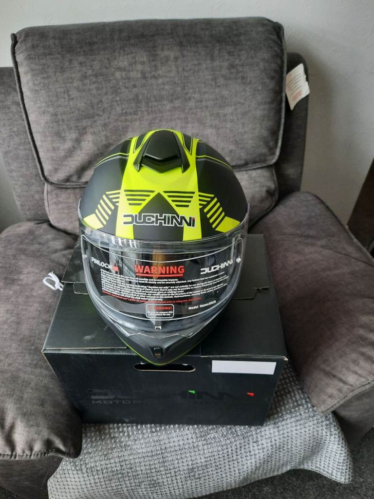 Duchinni flip front helmet 
