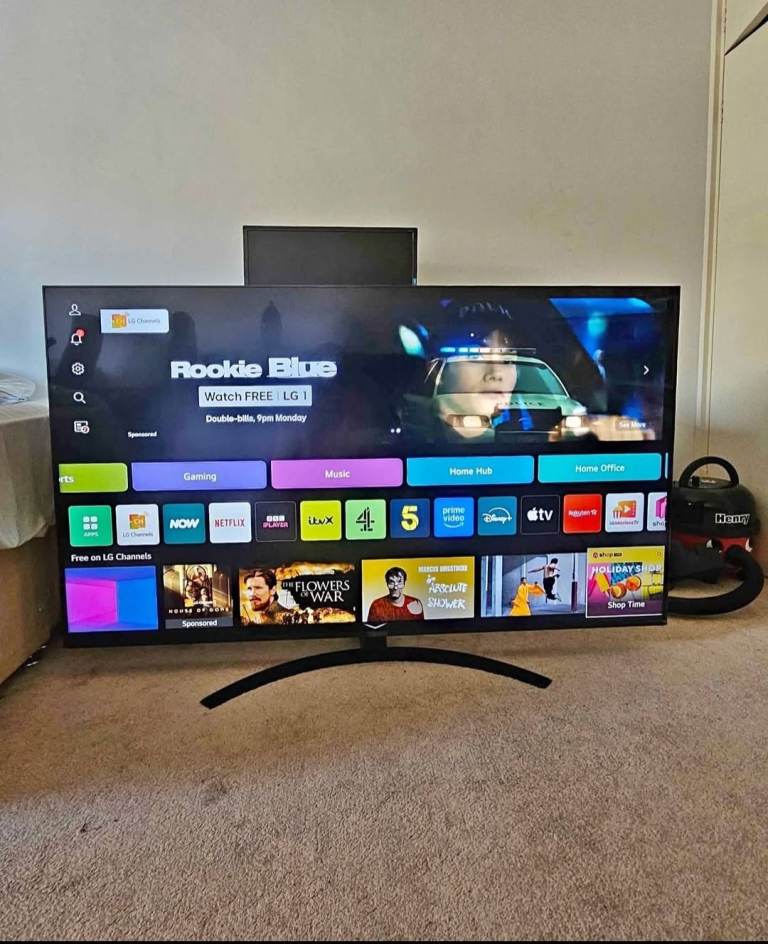 65"LG 4K Smart uhd hdr wifi led TV - great working Condition