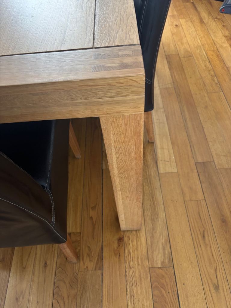 Oak dining table and six brown leather chairs for ss