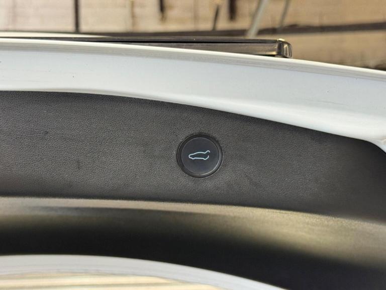 TESLA MODEL 3 (Dual Motor) Long Range Auto 4WDE 4dr 2021