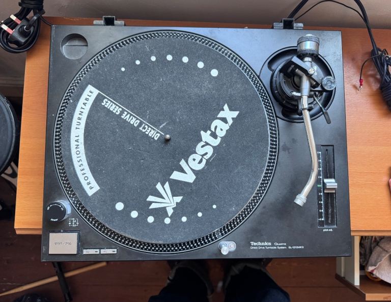 Technics 1210 MK2 Turntable