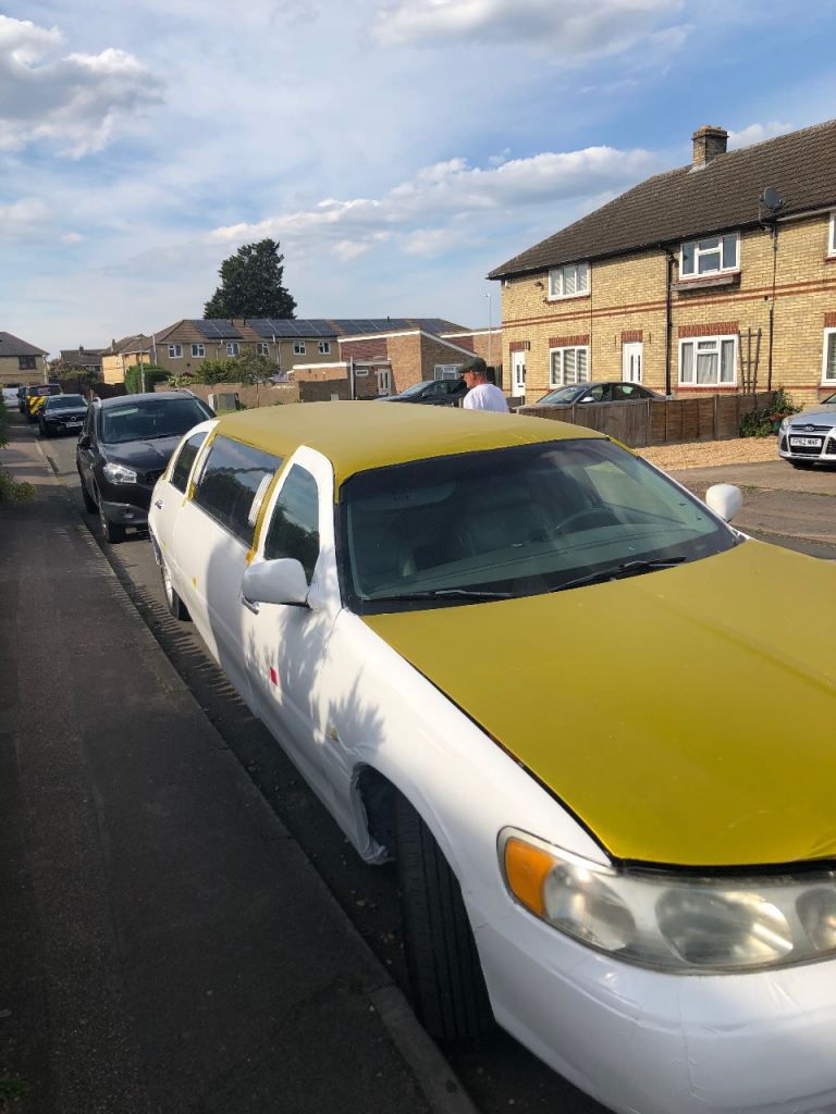 Reduced!!!!!!!Limousine Lincoln  Town Car Wrapped  1999, 4600 (cc)