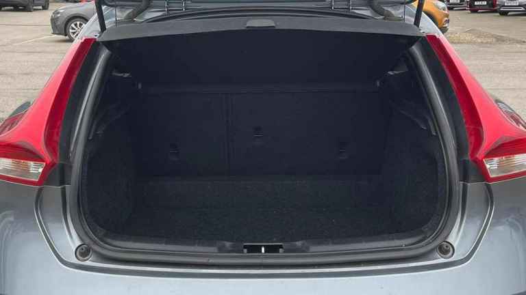 2017 Volvo V40 2.0 D3 R-Design Pro Hatchback