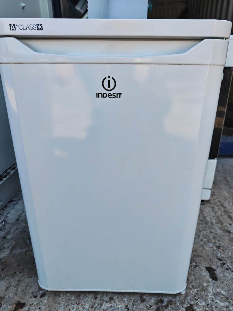 Indesit undercounter fridge 