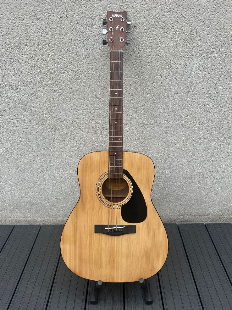 Yamaha F310 Acoustic Guitar with Stand, Case & Accessories – Good Condition