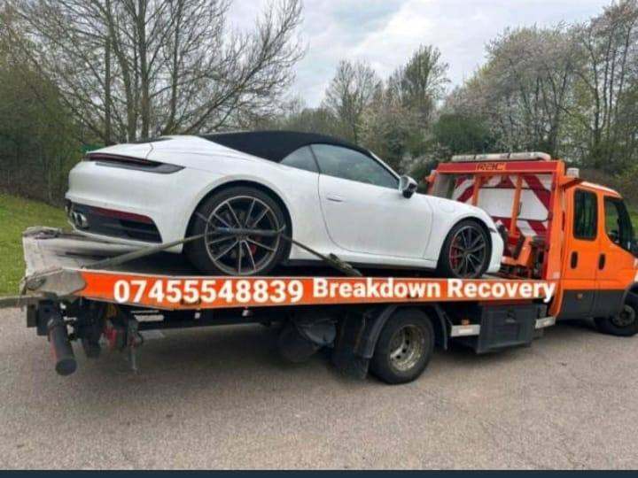 CHEAP CAR BREAKDOWN RECOVERY IN CHESHUNT.TOW TRUCK VEHICLE RECOVERY 24HOUR CAR JUMP START.